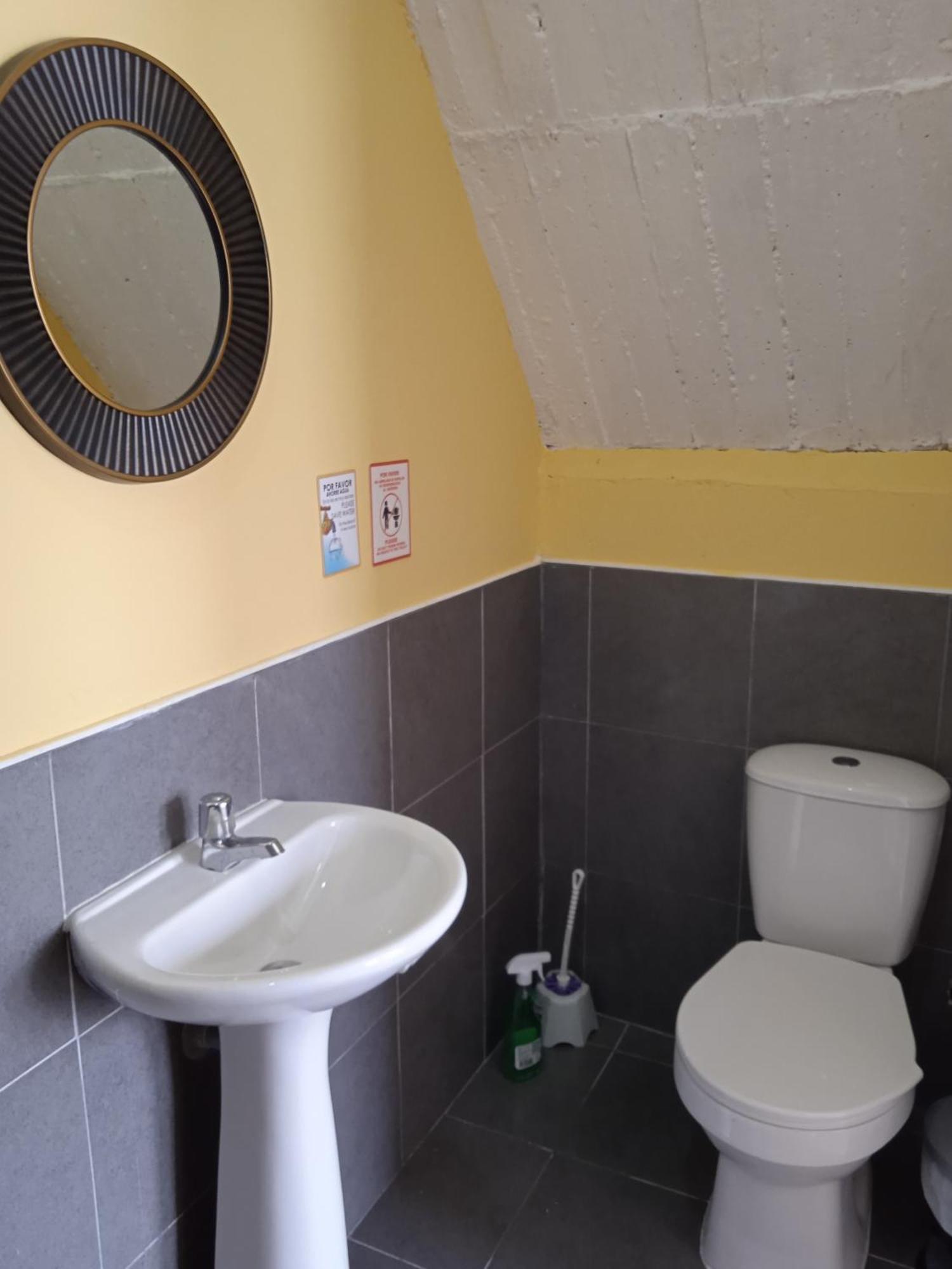 A Dos Cuadras De Sprattbight Apartment